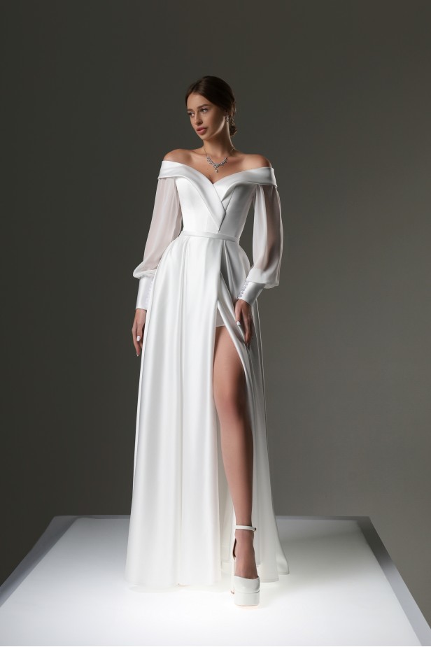 Гала с рукавами